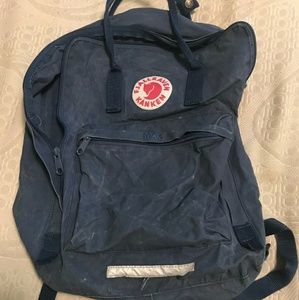 Fjallraven Kanken Maxi Backpack